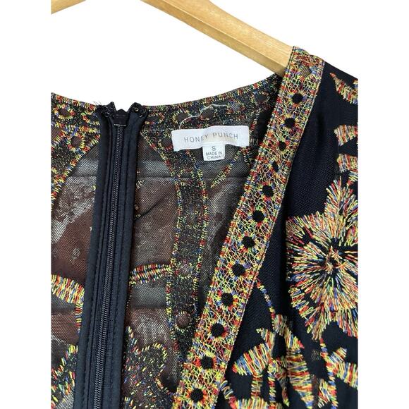 Honey Punch Floral Embroidered Romper Size Small Deep V-neck Romantic Boho Femme - Picture 3 of 7